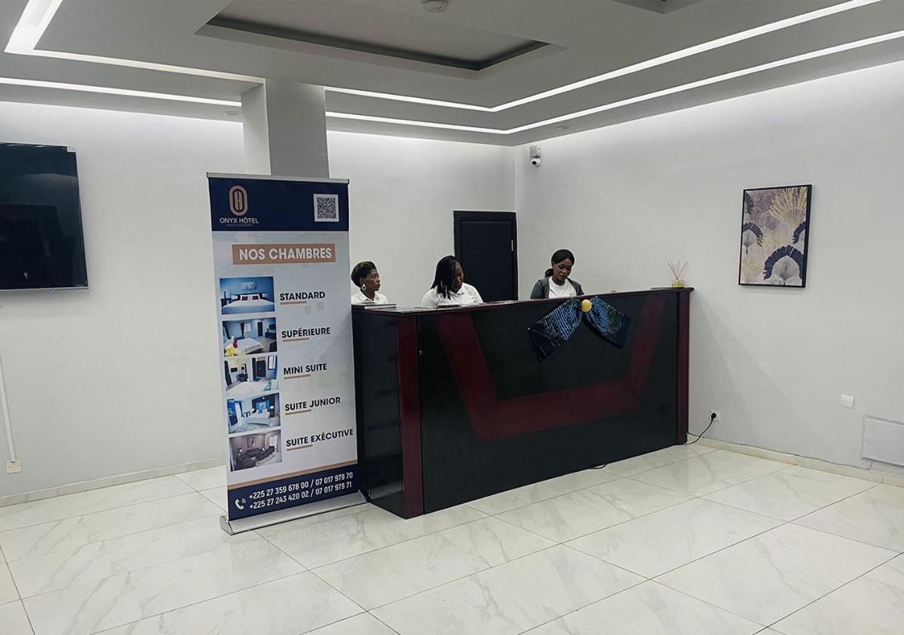 Onyx Hotel 亚穆苏克罗 外观 照片