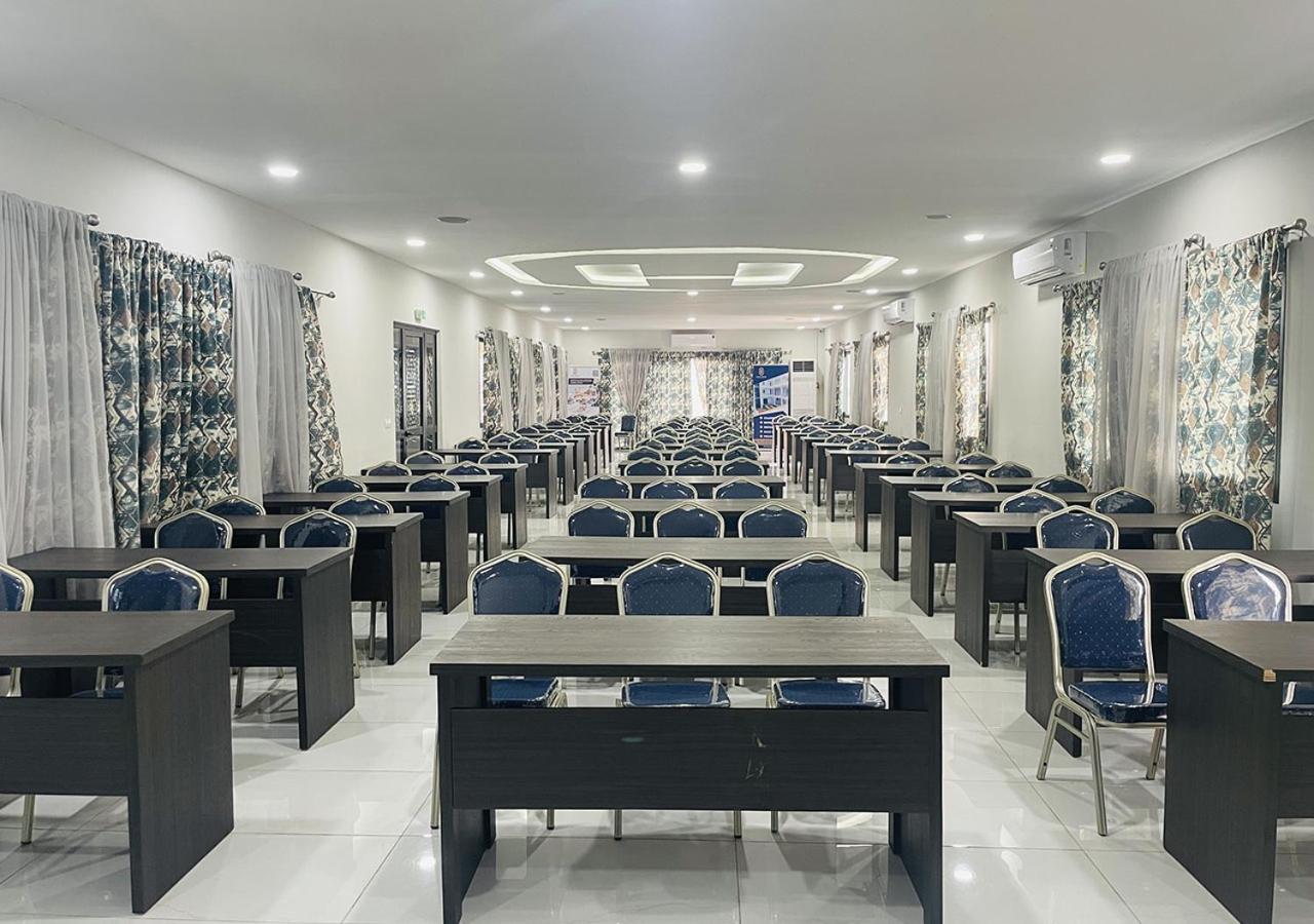 Onyx Hotel 亚穆苏克罗 外观 照片