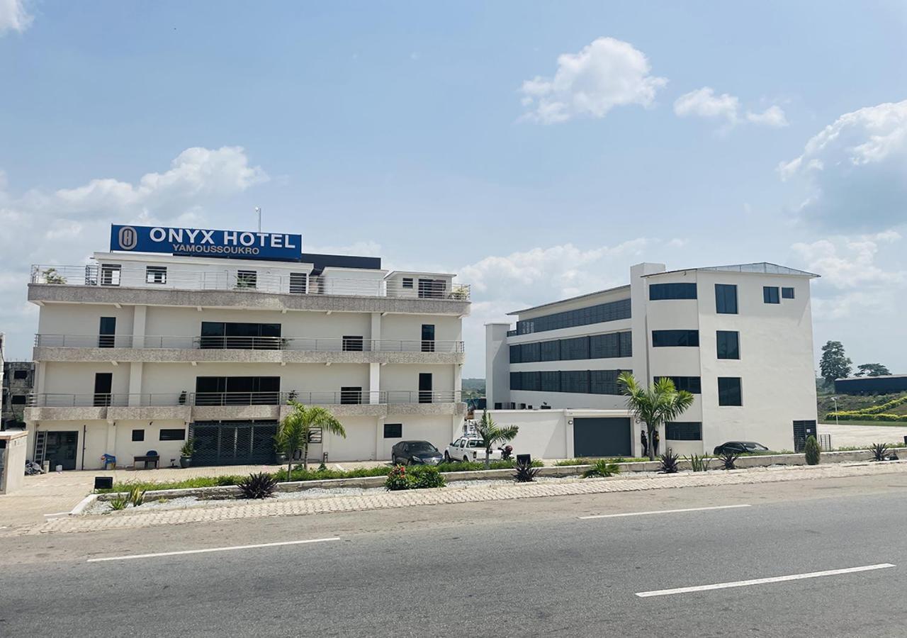 Onyx Hotel 亚穆苏克罗 外观 照片