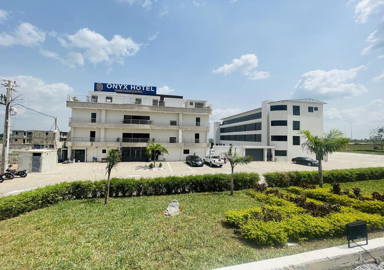 Onyx Hotel 亚穆苏克罗 外观 照片