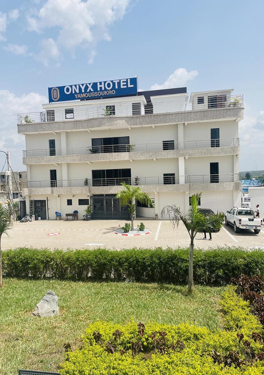 Onyx Hotel 亚穆苏克罗 外观 照片